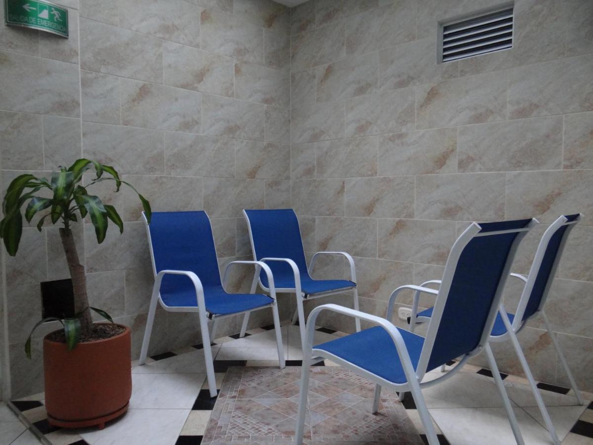 Hotel El Deportista Medellín Buitenkant foto