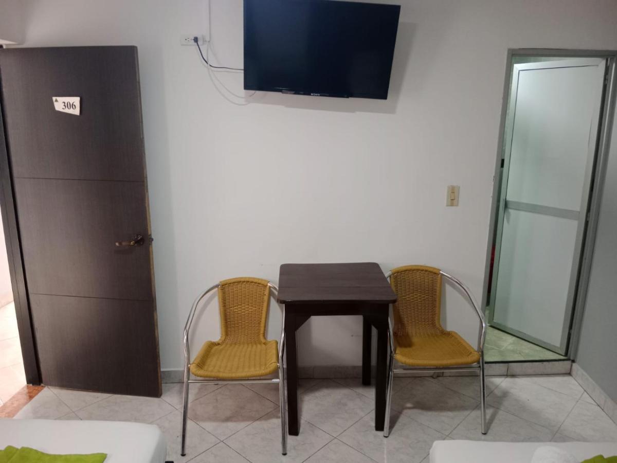 Hotel El Deportista Medellín Buitenkant foto